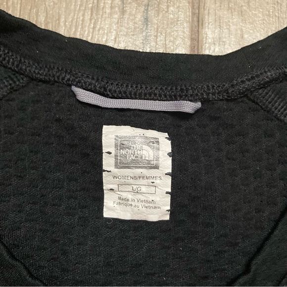 The North Face Textured Long-Sleeve Shirt with VaporWick® - Picture 7 of 8